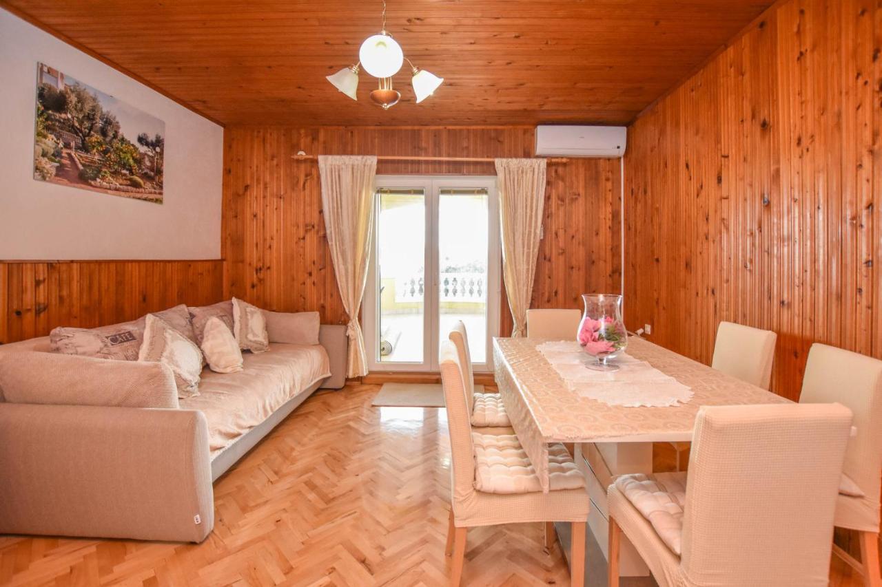 Apartments Dandelion Biograd Na Moru Exterior foto